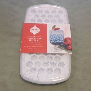 White Snowflake Ice Tray